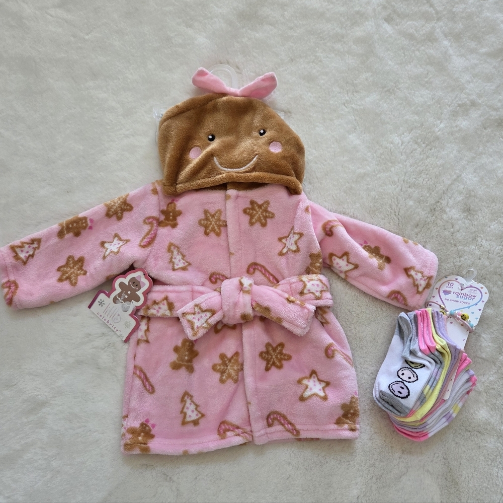 Bundle Little Celebrity Gingerbread Snowflake Plush Robe /10 Pairs Socks